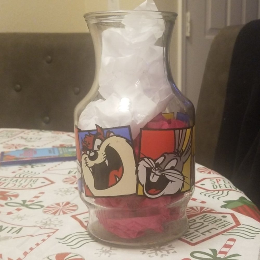 Warner's Bros. Vintage 1994 Looney Tunes vase